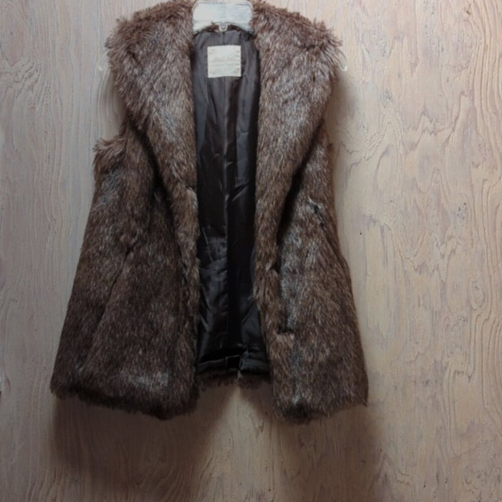 Altar'd State Brown Faux Fur Vest Women's size Small - Picture 3 of 7
